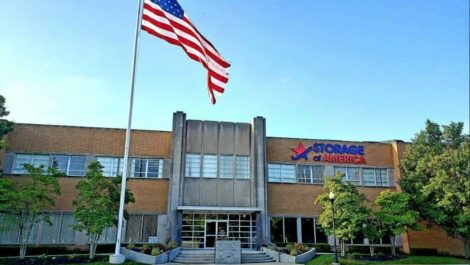 Building to Storage of America on Chestnut.